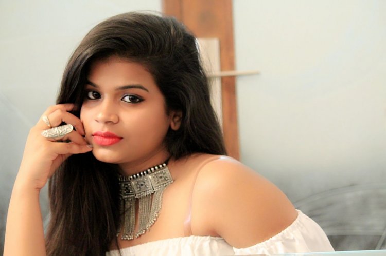 Janki Maheshwar's new release, titled 'Door Hona Tha', is a sad song accompanied by a video showing the heart break in love.